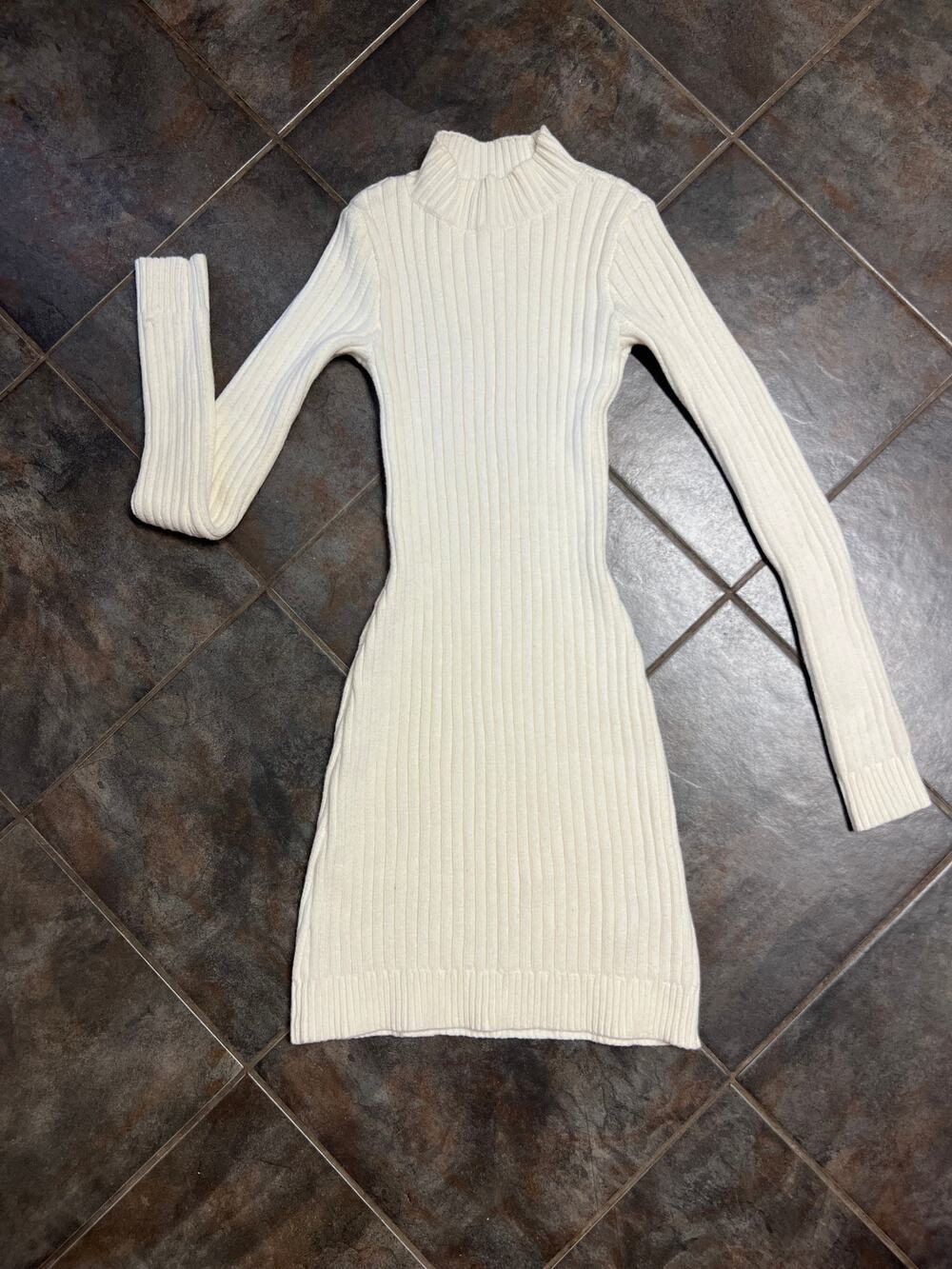 HOLLISTER RIBBED IVORY DRESS SIZE XS EUC